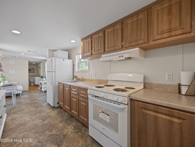 99 Dundee Trail, Holly Ridge, NC 28445