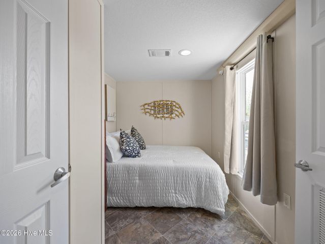 99 Dundee Trail, Holly Ridge, NC 28445