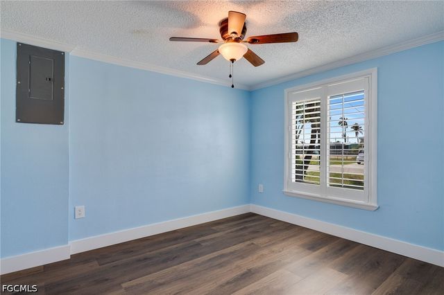 2639 Bridgeview ST, Matlacha, FL 33993