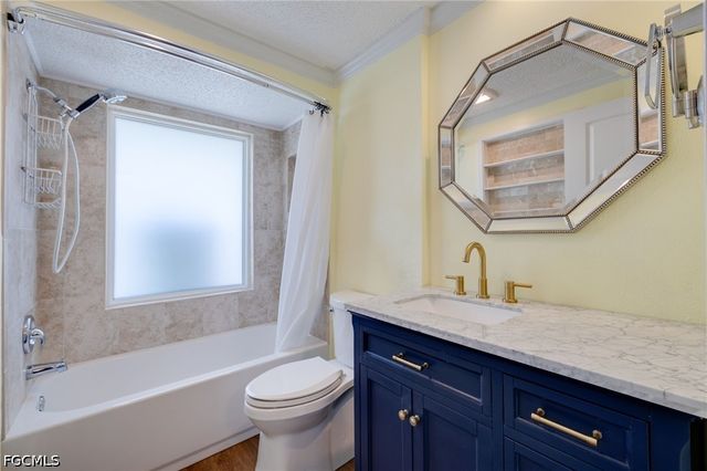 2639 Bridgeview ST, Matlacha, FL 33993