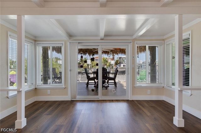 2639 Bridgeview ST, Matlacha, FL 33993