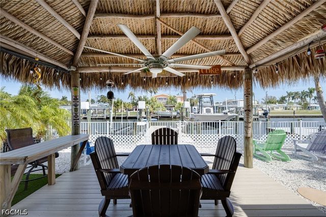 2639 Bridgeview ST, Matlacha, FL 33993