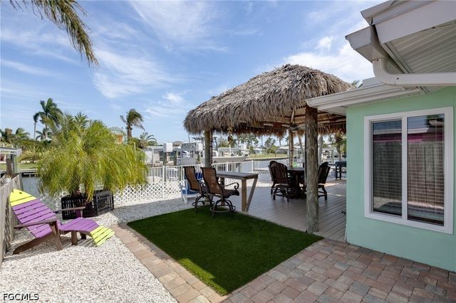 2639 Bridgeview ST, Matlacha, FL 33993