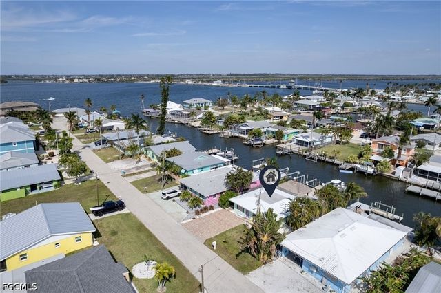 2639 Bridgeview ST, Matlacha, FL 33993