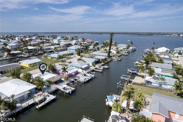 2639 Bridgeview ST, Matlacha, FL 33993