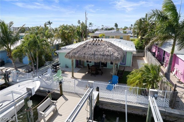 2639 Bridgeview ST, Matlacha, FL 33993