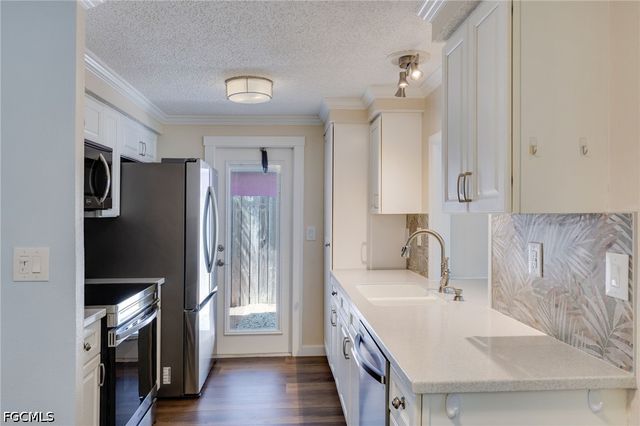 2639 Bridgeview ST, Matlacha, FL 33993