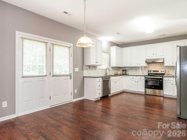 3926 Cameron Creek Drive, Matthews, NC 28105