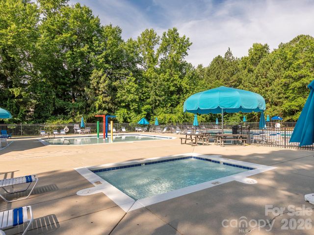3926 Cameron Creek Drive, Matthews, NC 28105