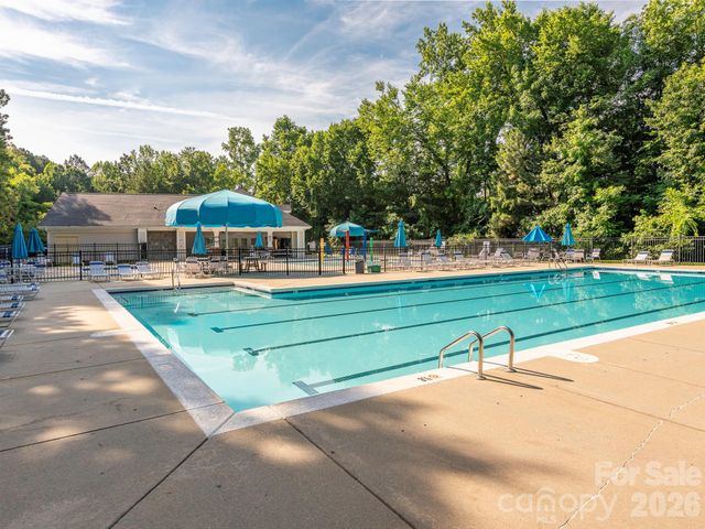 3926 Cameron Creek Drive, Matthews, NC 28105