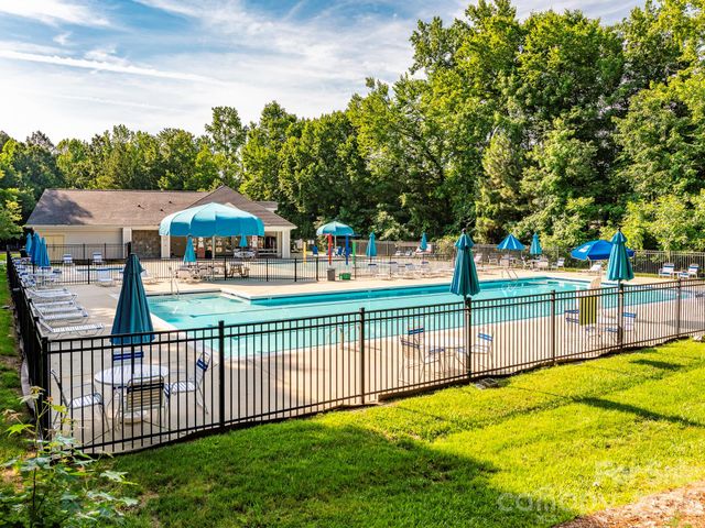 3926 Cameron Creek Drive, Matthews, NC 28105