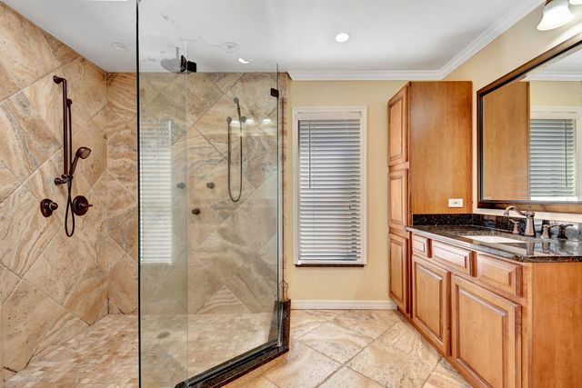 5017 80TH AVENUE CIRCLE E, Sarasota, FL 34243