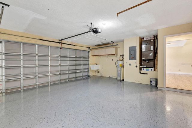 5017 80TH AVENUE CIRCLE E, Sarasota, FL 34243