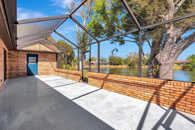 5017 80TH AVENUE CIRCLE E, Sarasota, FL 34243