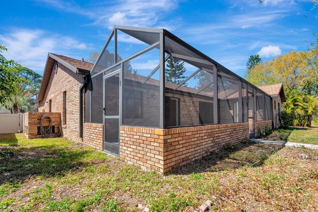 5017 80TH AVENUE CIRCLE E, Sarasota, FL 34243