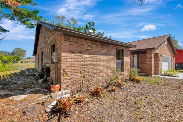 5017 80TH AVENUE CIRCLE E, Sarasota, FL 34243