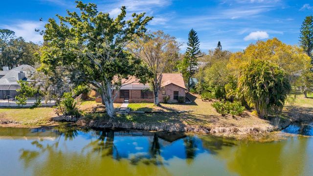 5017 80TH AVENUE CIRCLE E, Sarasota, FL 34243