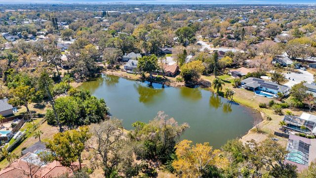 5017 80TH AVENUE CIRCLE E, Sarasota, FL 34243