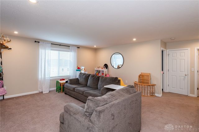 7026 Honeylocust Street, Tipp City, OH 45371