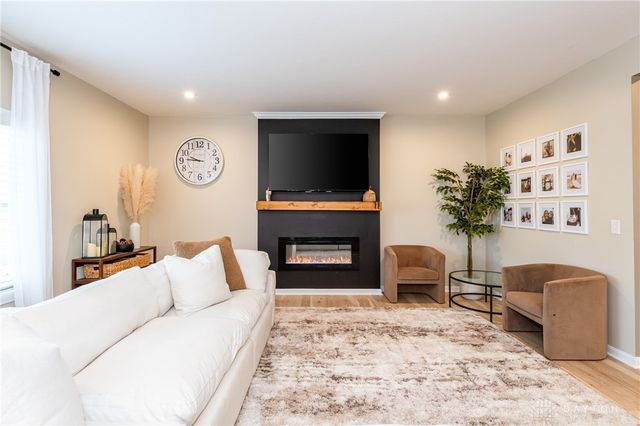 7026 Honeylocust Street, Tipp City, OH 45371