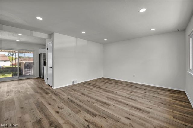 15424 Holland Road, Brook Park, OH 44142