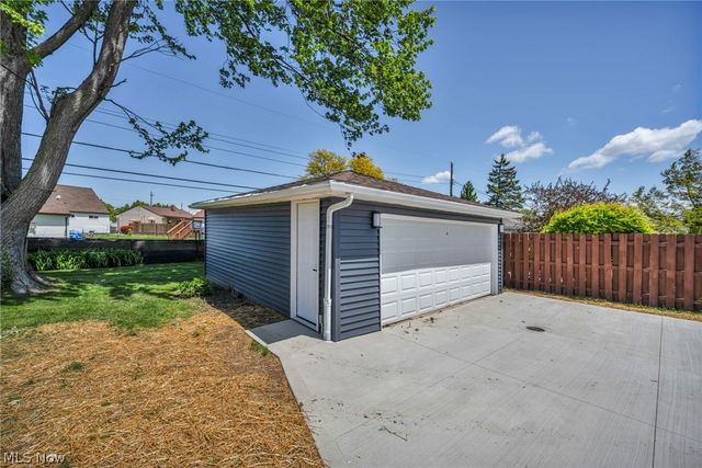 15424 Holland Road, Brook Park, OH 44142