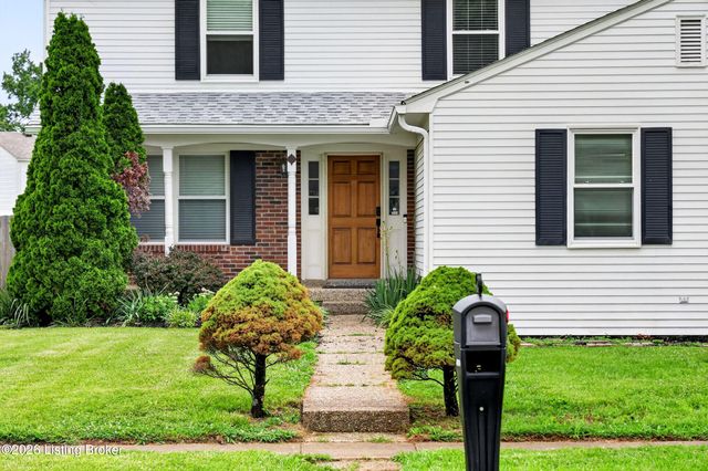 8905 Wooded Glen Rd, Louisville, KY 40220