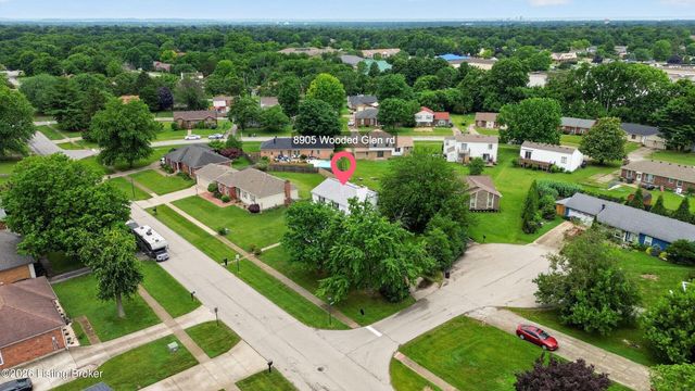 8905 Wooded Glen Rd, Louisville, KY 40220
