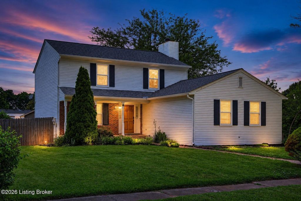 8905 Wooded Glen Rd, Louisville, KY 40220