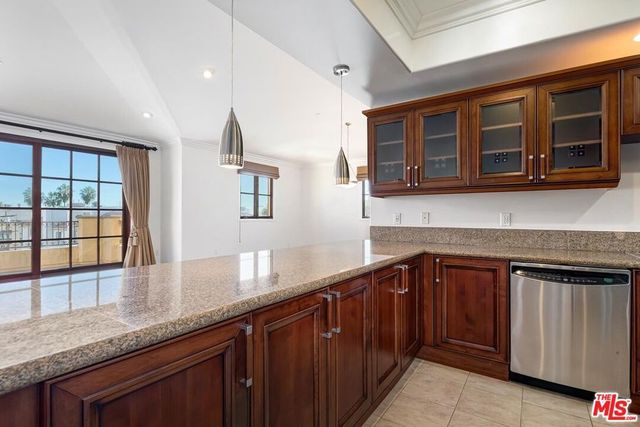 10617 Eastborne Avenue PH1, Los Angeles, CA 90024