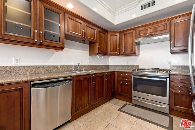 10617 Eastborne Avenue PH1, Los Angeles, CA 90024