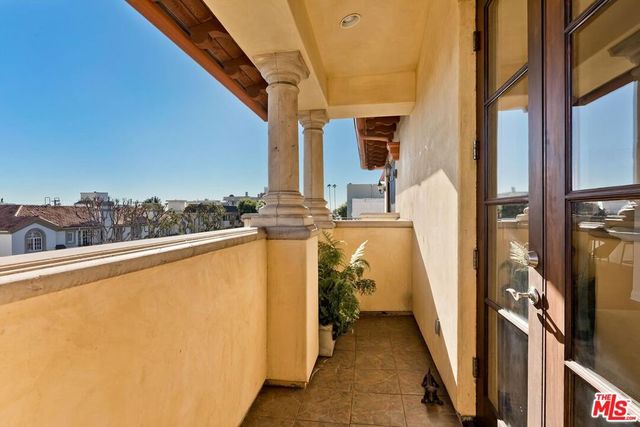 10617 Eastborne Avenue PH1, Los Angeles, CA 90024