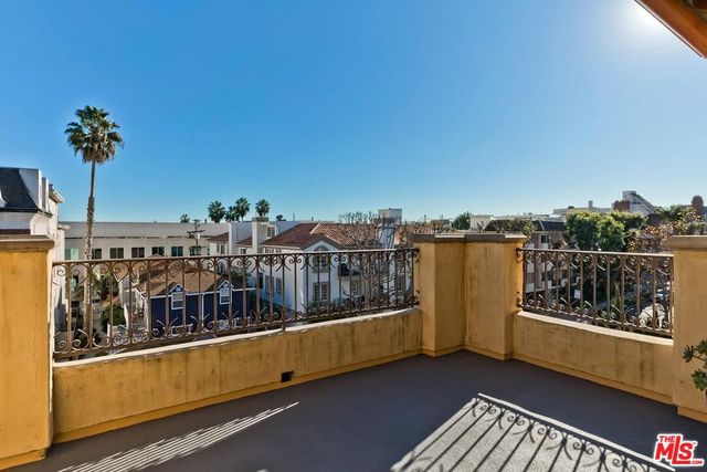 10617 Eastborne Avenue PH1, Los Angeles, CA 90024