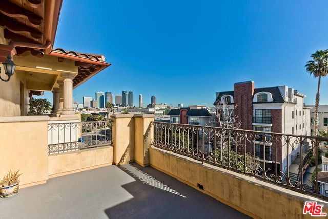 10617 Eastborne Avenue PH1, Los Angeles, CA 90024