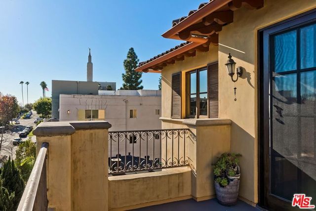 10617 Eastborne Avenue PH1, Los Angeles, CA 90024