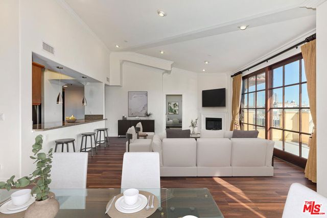 10617 Eastborne Avenue PH1, Los Angeles, CA 90024