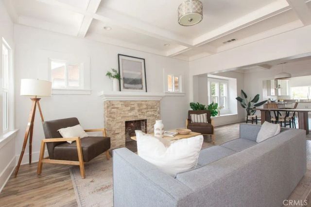 3429 2nd Avenue, Los Angeles, CA 90018