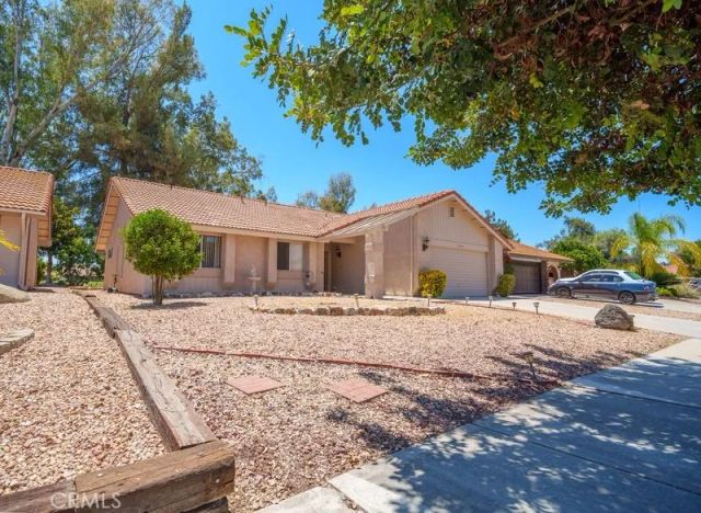 1925 Silver Oak Way, Hemet, CA 92545