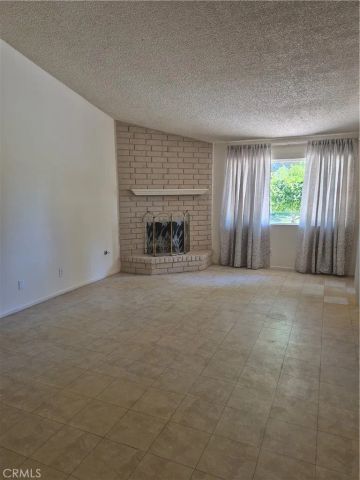 1925 Silver Oak Way, Hemet, CA 92545