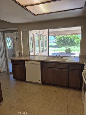 1925 Silver Oak Way, Hemet, CA 92545
