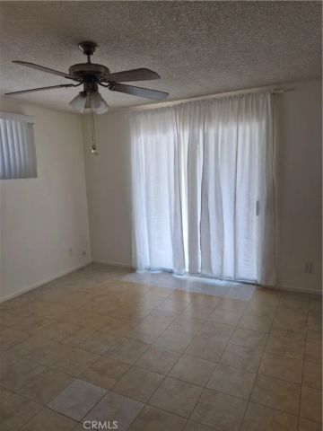 1925 Silver Oak Way, Hemet, CA 92545