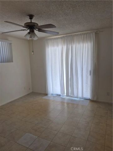 1925 Silver Oak Way, Hemet, CA 92545