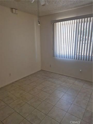 1925 Silver Oak Way, Hemet, CA 92545