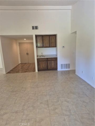 1925 Silver Oak Way, Hemet, CA 92545