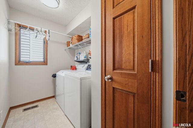 7656 Baldwin Avenue, Lincoln, NE 68507