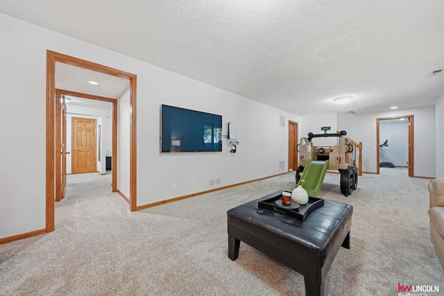 7656 Baldwin Avenue, Lincoln, NE 68507