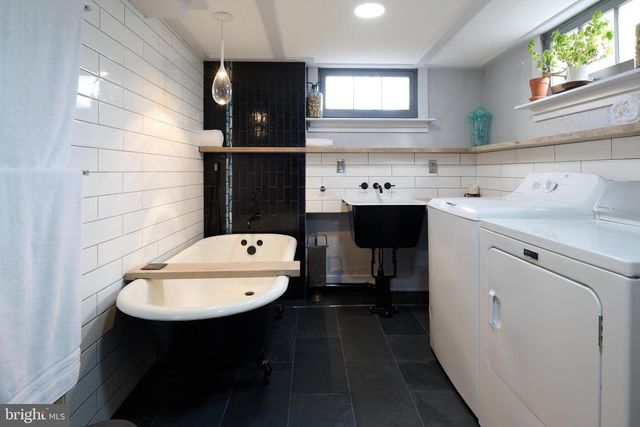 220 SHADY DR, State College, PA 16801