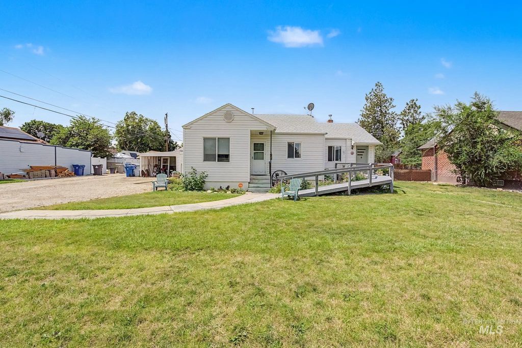 709 9th St. S, Nampa, ID 83651