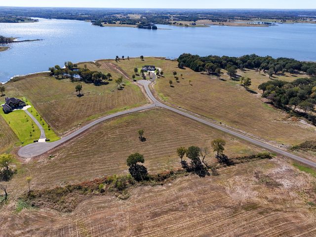 215 Cove Side Court, Honey Grove, TX 75446