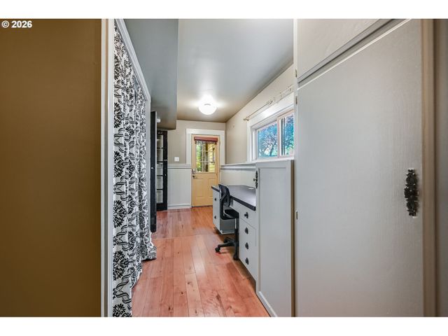 446 Ne IVY St, Portland, OR 97212